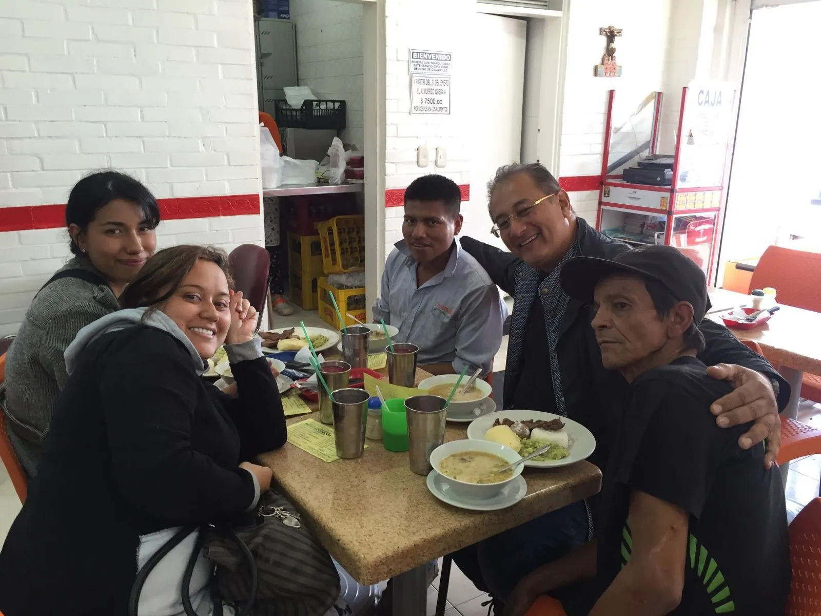 Participantes de Level UP compartiendo en grupo
